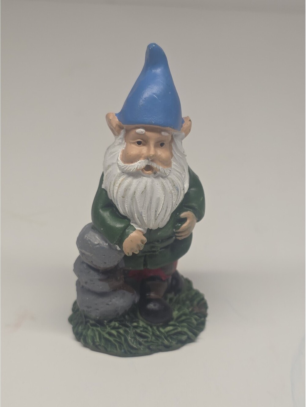 Miniature Fairy Garden Gnome Leaning On A Pile Of Rocks Resin Figurines Decor